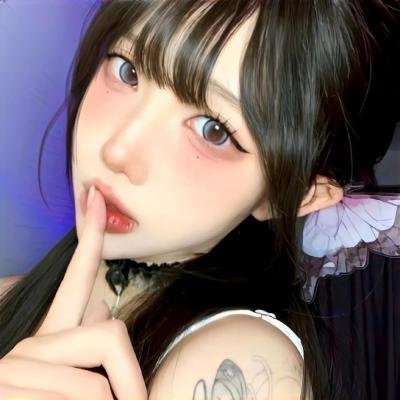 狐狸躲进洞